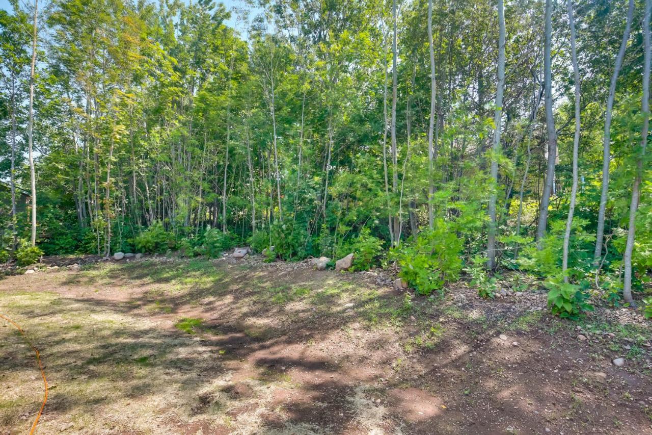 Wooded Hancock Home Near Ski And Snowmobile Trails! Exterior photo